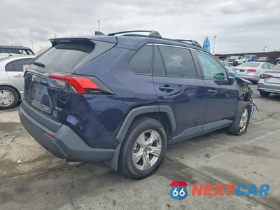 Trzecie zdjęcie samochodu z tyłu: 2020 TOYOTA RAV4 XLE VIN:2T3W1RFV2LC064508 - miniatura