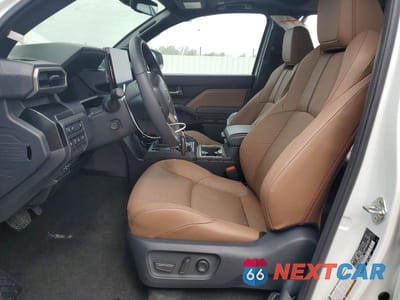 Zdjęcie 7 z 13 samochodu: 2025 TOYOTA 4RUNNER LIMITED VIN:JTEVA5BRXS5027378 - miniatura