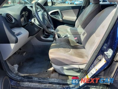 Zdjęcie 7 z 13 samochodu: 2007 TOYOTA RAV4 BASE VIN:JTMBK33V376020827 - miniatura