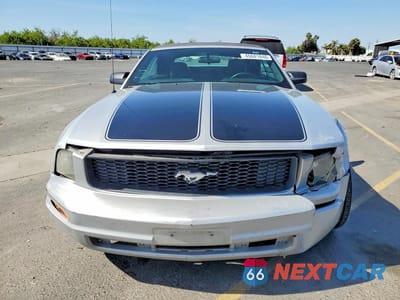 Piąte zdjęcie samochodu w środku: 2006 FORD MUSTANG VIN:1ZVHT84N265111267 - miniatura