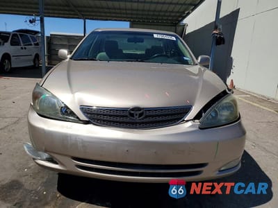 Piąte zdjęcie samochodu w środku: 2002 TOYOTA CAMRY SE VIN:4T1BE32K12U056322 - miniatura