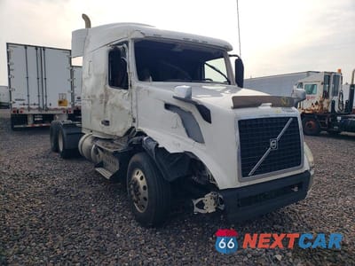 Zdjęcie 9 z 10 samochodu: 2016 VOLVO VNL SEMI TRUCK VIN:4V4NC9EH4GN958138 - miniatura