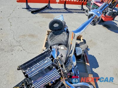 Piąte zdjęcie samochodu w środku: 2019 HARLEY-DAVIDSON FLTRX VIN:1HD1KHC13KB626780 - miniatura