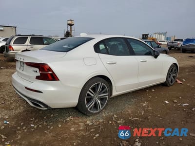 Trzecie zdjęcie samochodu z tyłu: 2019 VOLVO S60 T6 R-DESIGN VIN:7JRA22TM7KG014501 - miniatura