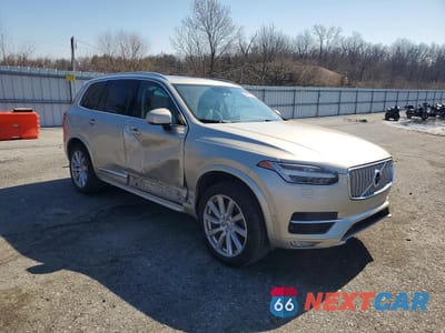 Czwarte zdjęcie samochodu z boku: 2018 VOLVO XC90 T6 VIN:YV4A22PL2J1330595 - miniatura