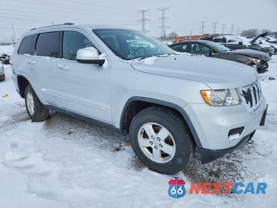 Czwarte zdjęcie samochodu z boku: 2012 JEEP GRAND CHEROKEE LAREDO VIN:1C4RJEAGXCC137222 - miniatura