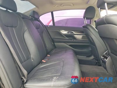 Zdjęcie 10 z 13 samochodu: 2016 BMW 740 I VIN:WBA7E2C50GG504663 - miniatura