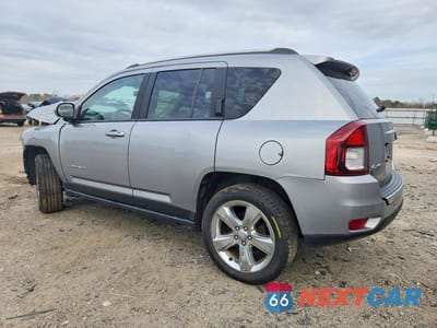 Drugie zdjęcie samochodu z przodu: 2015 JEEP COMPASS LATITUDE VIN:1C4NJDEBXFD291645 - miniatura