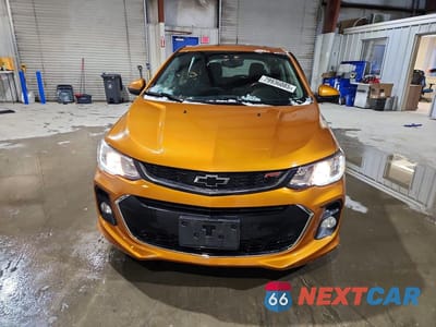 Piąte zdjęcie samochodu w środku: 2018 CHEVROLET SONIC LT VIN:1G1JC6SB1J4117375 - miniatura