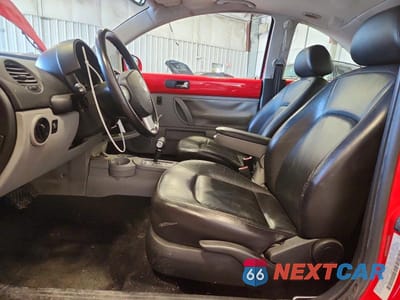 Zdjęcie 7 z 13 samochodu: 2002 VOLKSWAGEN NEW BEETLE GLX VIN:3VWDD21C42M454579 - miniatura