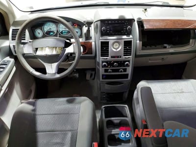 Zdjęcie 8 z 13 samochodu: 2010 CHRYSLER TOWN & COUNTRY TOURING VIN:2A4RR5D1XAR492549 - miniatura