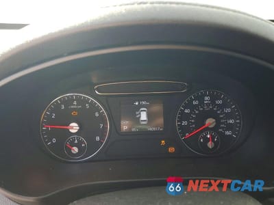 Zdjęcie 9 z 13 samochodu: 2019 KIA SORENTO LX V6 VIN:5XYPG4A5XKG492657 - miniatura