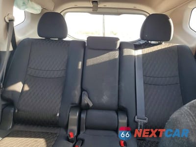 Zdjęcie 10 z 13 samochodu: 2018 NISSAN ROGUE S VIN:5N1AT2MT2JC711920 - miniatura