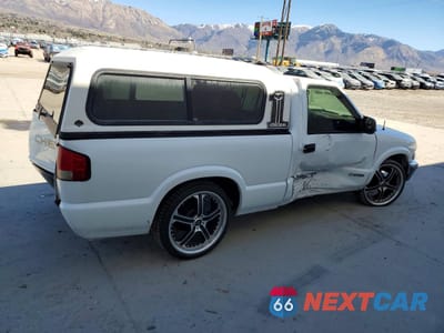 Trzecie zdjęcie samochodu z tyłu: 2002 CHEVROLET S TRUCK S10 VIN:1GCCS14W428207314 - miniatura