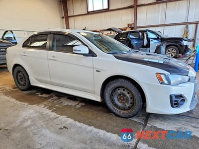 Czwarte zdjęcie samochodu z boku: 2016 MITSUBISHI LANCER ES VIN:JA32U2FU3GU601116 - miniatura