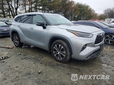 Czwarte zdjęcie samochodu z boku: 2022 TOYOTA HIGHLANDER XLE VIN:5TDHZRBH6NS177642 - miniatura