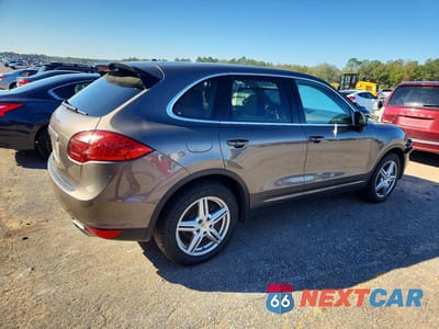 Trzecie zdjęcie samochodu z tyłu: 2012 PORSCHE CAYENNE VIN:WP1AA2A20CLA11157 - miniatura