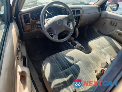 Zdjęcie 8 z 11 samochodu: 2001 TOYOTA TACOMA BASE VIN:5TENL42N11Z785885 - miniatura