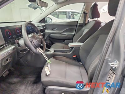 Zdjęcie 7 z 12 samochodu: 2025 HYUNDAI KONA SEL VIN:KM8HBCAB5SU328763 - miniatura