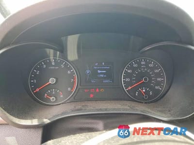 Zdjęcie 9 z 12 samochodu: 2018 KIA OPTIMA LX VIN:5XXGT4L3XJG229000 - miniatura