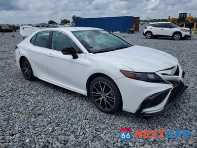 Czwarte zdjęcie samochodu z boku: 2023 TOYOTA CAMRY VIN:4T1G11AK0PU767136 - miniatura