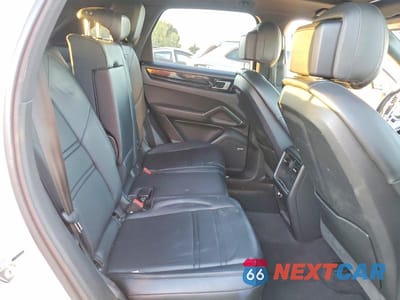 Zdjęcie 10 z 12 samochodu: 2019 PORSCHE CAYENNE VIN:WP1AA2AY4KDA14494 - miniatura