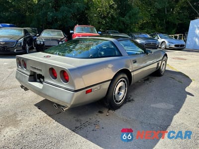 Czwarte zdjęcie samochodu z boku: 1984 CHEVROLET CORVETTE VIN:1G1AY0780E5147284 - miniatura