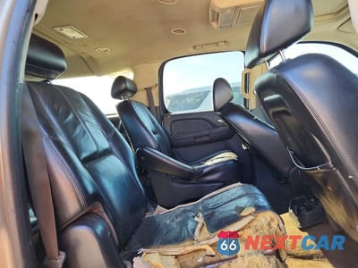 Zdjęcie 11 z 14 samochodu: 2007 CHEVROLET SUBURBAN C1500 VIN:1GNFC16J97J238139 - miniatura