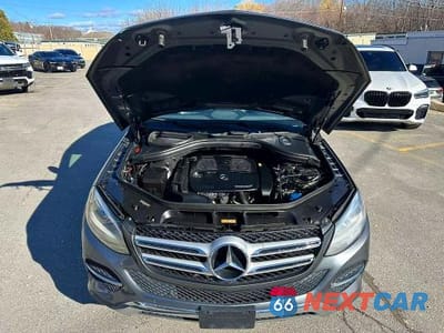 Piąte zdjęcie samochodu w środku: 2017 MERCEDES-BENZ GLE 350 4MATIC VIN:4JGDA5HB1HA844695 - miniatura