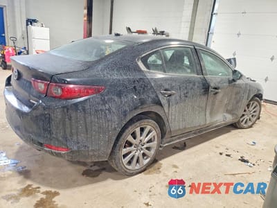 Trzecie zdjęcie samochodu z tyłu: 2025 MAZDA 3 GT VIN:JM1BPADMXS1789407 - miniatura