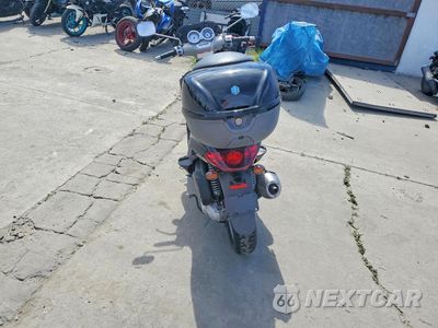 Czwarte zdjęcie samochodu z boku: 2005 PIAGGIO BV 200 VIN:ZAPM289L755002005 - miniatura