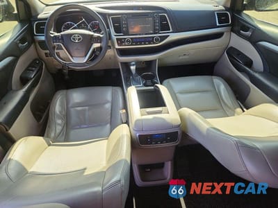 Zdjęcie 8 z 13 samochodu: 2016 TOYOTA HIGHLANDER XLE VIN:5TDKKRFH9GS133707 - miniatura