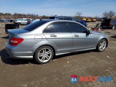 Trzecie zdjęcie samochodu z tyłu: 2014 MERCEDES-BENZ C 300 4MATIC VIN:WDDGF8AB5ER320192 - miniatura