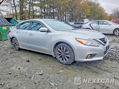 Czwarte zdjęcie samochodu z boku: 2017 NISSAN ALTIMA 2.5 SV VIN:1N4AL3AP4HC157992 - miniatura