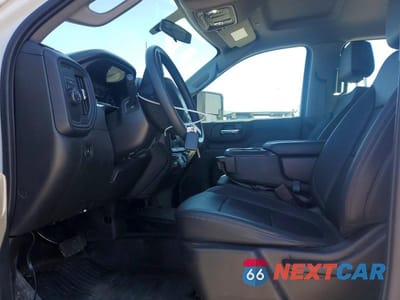 Zdjęcie 7 z 12 samochodu: 2021 CHEVROLET SILVERADO C2500 HEAVY DUTY VIN:1GC5WLE78MF136715 - miniatura