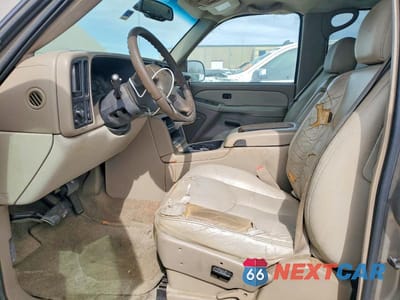 Zdjęcie 7 z 11 samochodu: 2003 CHEV SUBURBAN VIN:3GNEC16Z73G113959 - miniatura