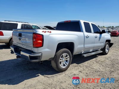 Trzecie zdjęcie samochodu z tyłu: 2018 CHEVROLET SILVERADO K1500 LT VIN:1GCVKREC2JZ281268 - miniatura