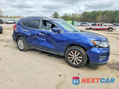 Czwarte zdjęcie samochodu z boku: 2020 NISSAN ROGUE SV VIN:JN8AT2MVXLW106118 - miniatura