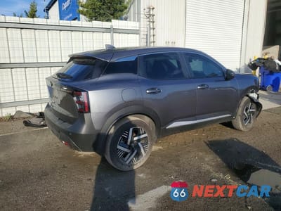 Trzecie zdjęcie samochodu z tyłu: 2025 NISSAN KICKS SV VIN:3N8AP6CA1SL439015 - miniatura