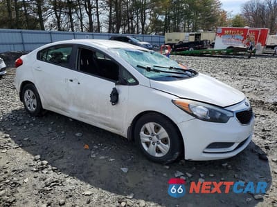Czwarte zdjęcie samochodu z boku: 2016 KIA FORTE LX VIN:KNAFK4A64G5505452 - miniatura