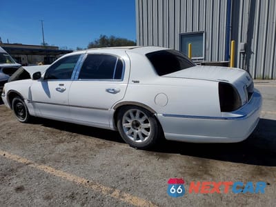 Drugie zdjęcie samochodu z przodu: 2009 LINCOLN TOWN CAR SIGNATURE LIMITED VIN:2LNHM82V89X629384 - miniatura