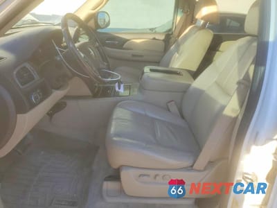 Zdjęcie 7 z 13 samochodu: 2008 GMC YUKON XL DENALI VIN:1GKFK66838J208095 - miniatura