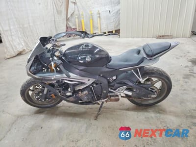 Trzecie zdjęcie samochodu z tyłu: 2009 YAMAHA YZFR6 VIN:JYARJ16E29A011842 - miniatura