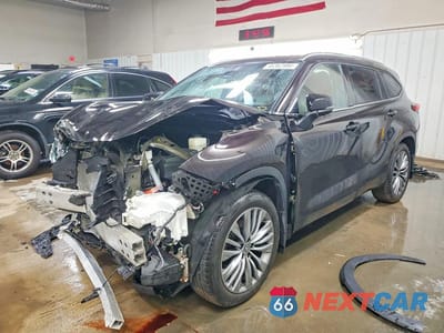 2021 TOYOTA HIGHLANDER PLATINUM 5TDFZRBH7MS111185 - główne zdjęcie licytacji z USA - miniatura