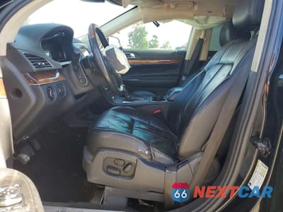 Zdjęcie 7 z 14 samochodu: 2016 LINCOLN MKT VIN:2LMHJ5FK4GBL00395 - miniatura