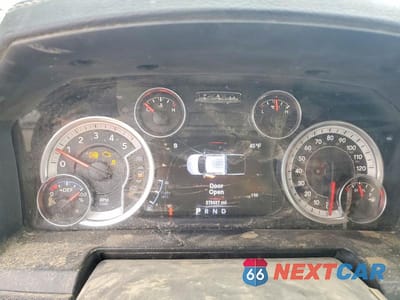 Zdjęcie 9 z 11 samochodu: 2014 RAM 3500 LARAMIE VIN:3C63R3JL0EG109467 - miniatura