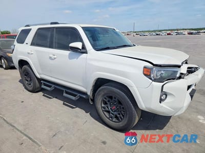 Czwarte zdjęcie samochodu z boku: 2023 TOYOTA 4RUNNER SR5 VIN:JTEEU5JR7P5292341 - miniatura