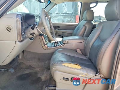 Zdjęcie 7 z 12 samochodu: 2005 GMC YUKON XL DENALI VIN:1GKFK66U95J266947 - miniatura