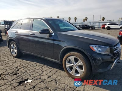 Czwarte zdjęcie samochodu z boku: 2016 MERCEDES-BENZ GLC 300 4MATIC VIN:WDC0G4KB6GF108237 - miniatura
