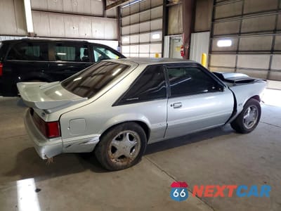 Trzecie zdjęcie samochodu z tyłu: 1987 FORD MUSTANG LX VIN:1FABP41A9HF225034 - miniatura